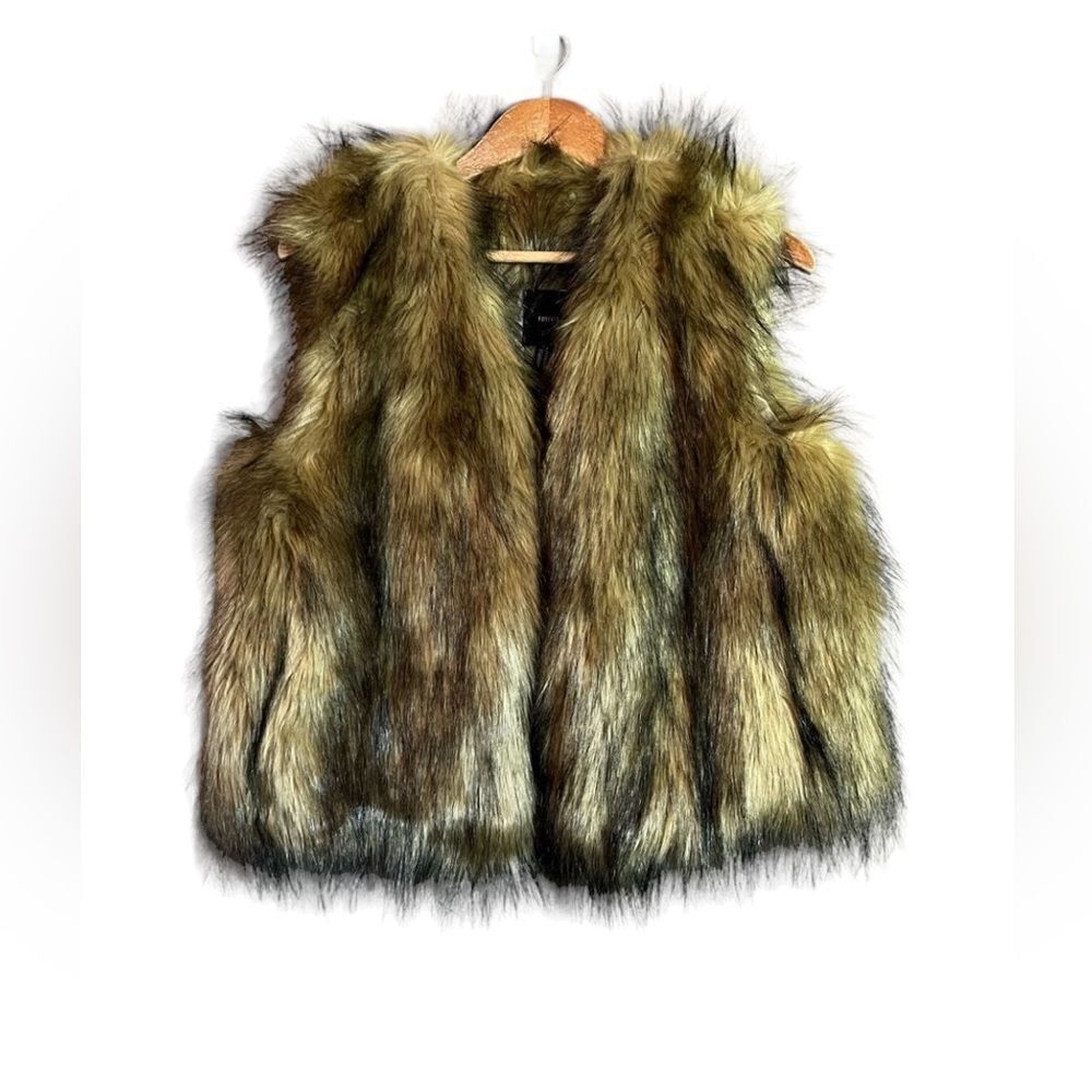 NWT! Forever 21 faux fur vest
